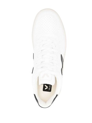Pre-owned Veja V-10 Sneakers In White Black