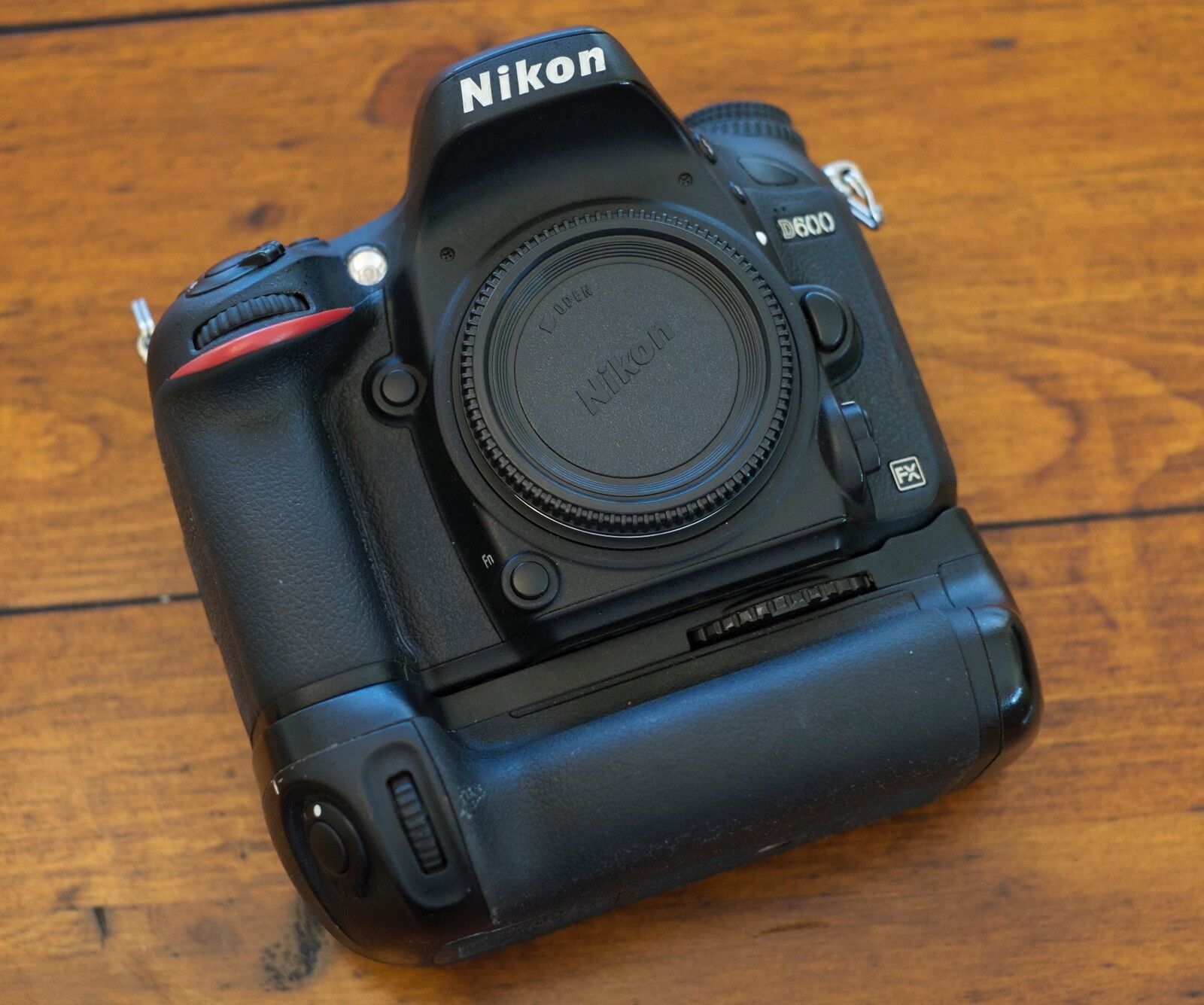 Nikon D600 Body w/ MB D14 Battery Pack - Body Only - No Accs Nikon D600 Body w/ MB D14 Battery Pack - Body Only - No Accs