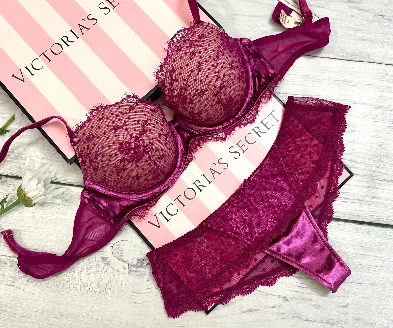 

Victorias Secret Dream Angels Бархатное деми-бюстгальтер с флокированной подкладкой Фуксия, Burgundy