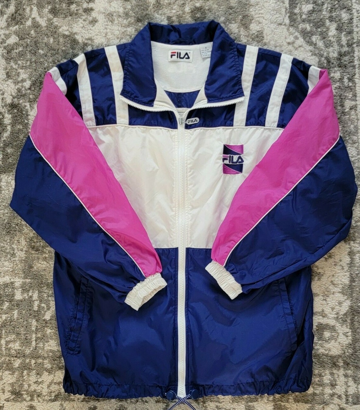 FILA フード付きジャケット Lサイズ ホワイト FILA フード付きジャケット Lサイズ ホワイト