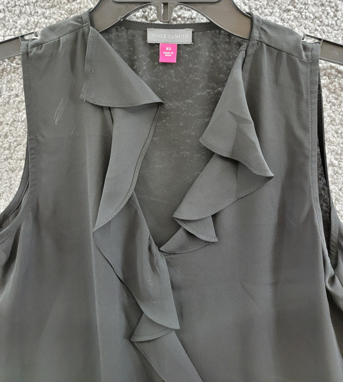 Vince Camuto Ruffle Blouse Women's XS Rich Black V-Neck Sleeveless Pullover - Picture 3 of 15