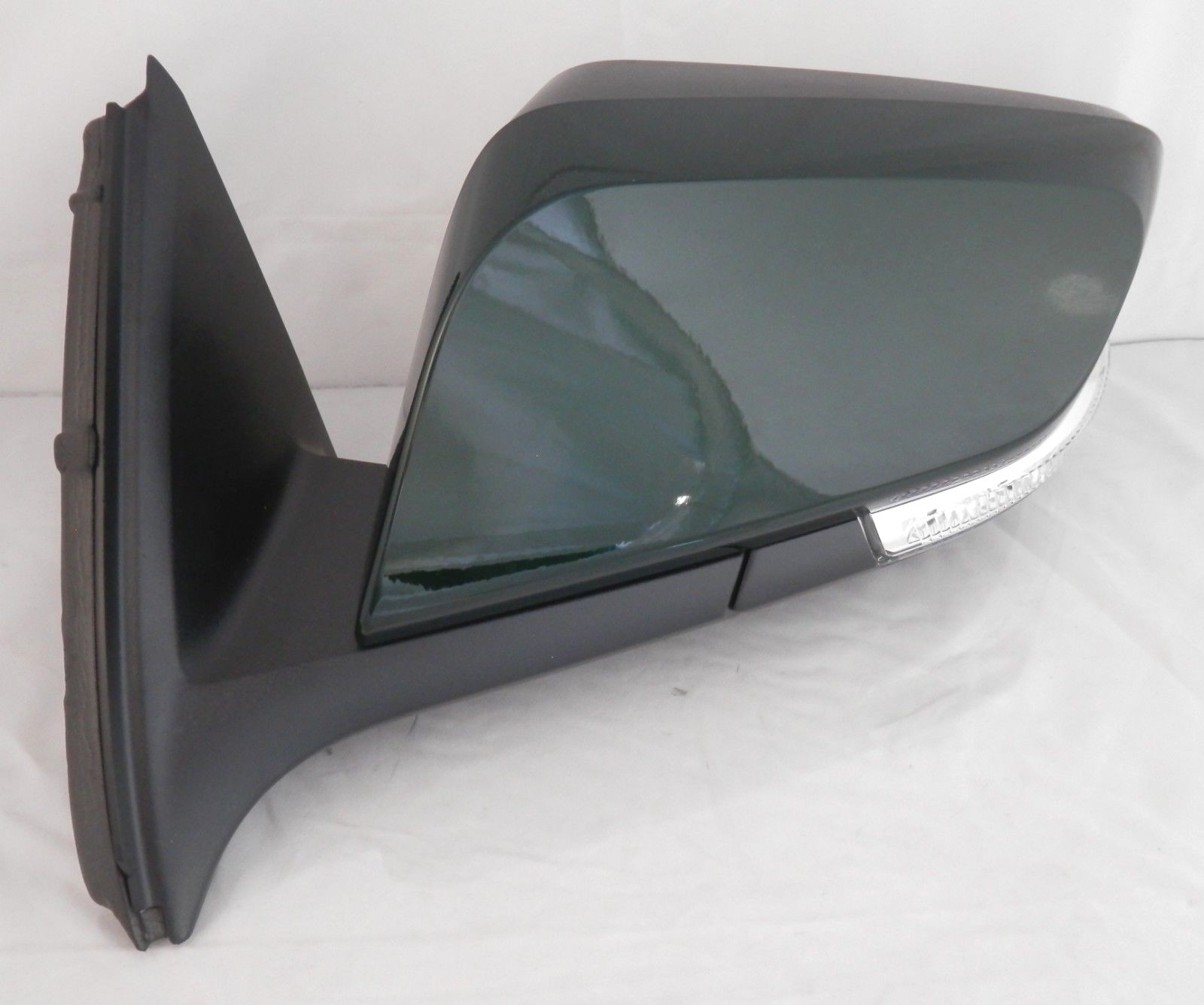 Genuine OEM Power Mirror Driver 14-15 Chevy Impala Signal Genuine OEM Power Mirror Driver 14-15 Chevy Impala Signal