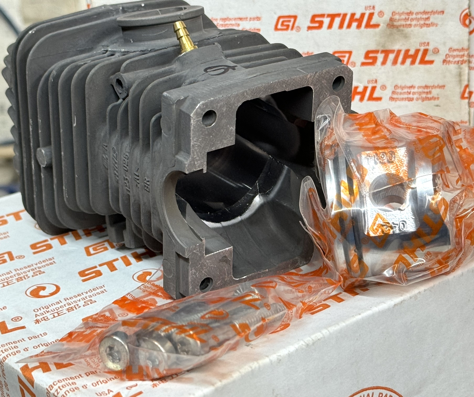 STIHL OEM CYLINDER WITH PISTON KIT 1123 020 1206 FOR 025 MS250 023 MS 230 250 - Picture 2 of 6