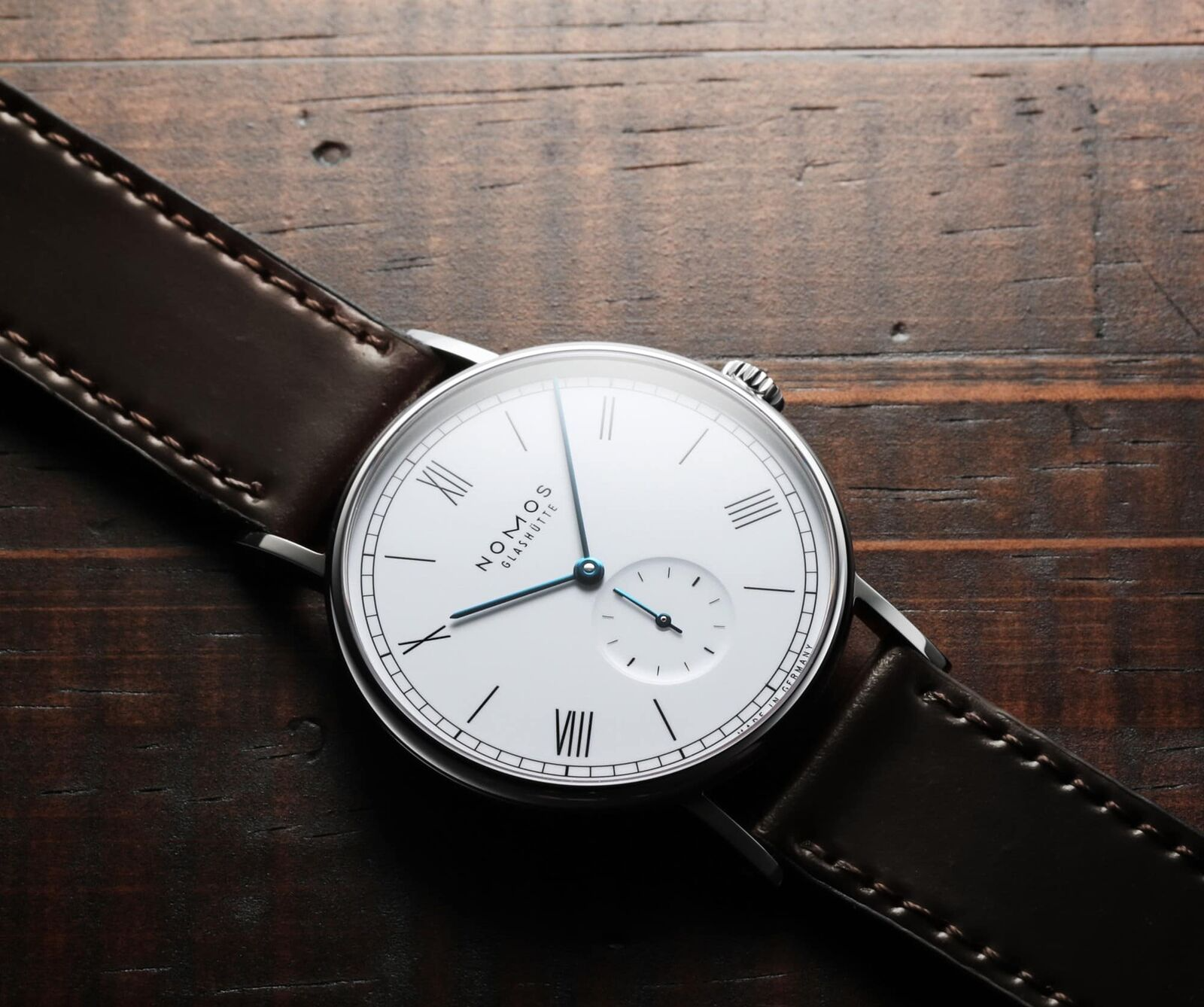NOMOS ラドウィッグ 38 エナメルホワイト ラドウィッグ 33 デュオ エナメルホワイト — NOMOS Glashütte