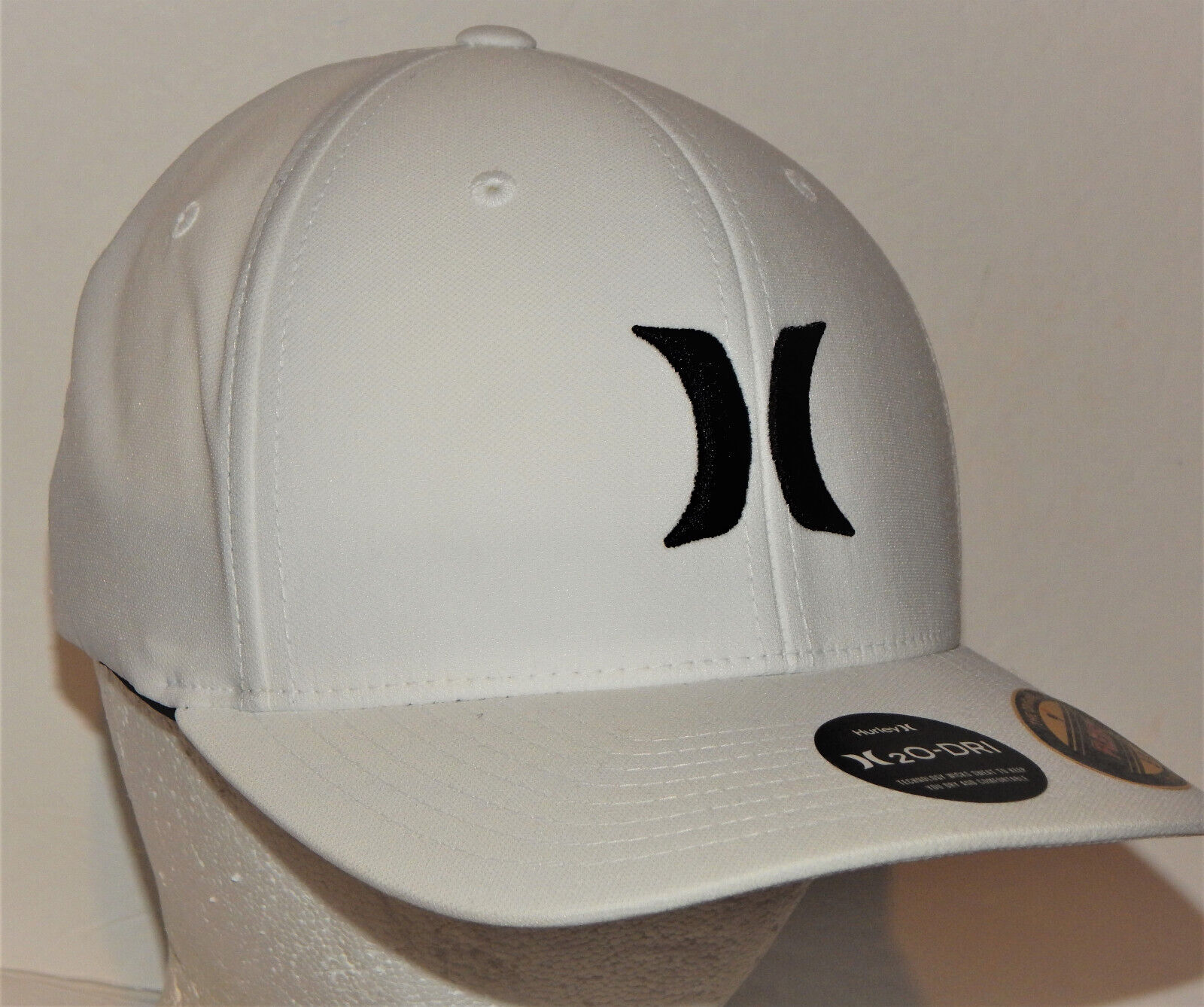 / Hat Size S/m Or L/xl  White / Black