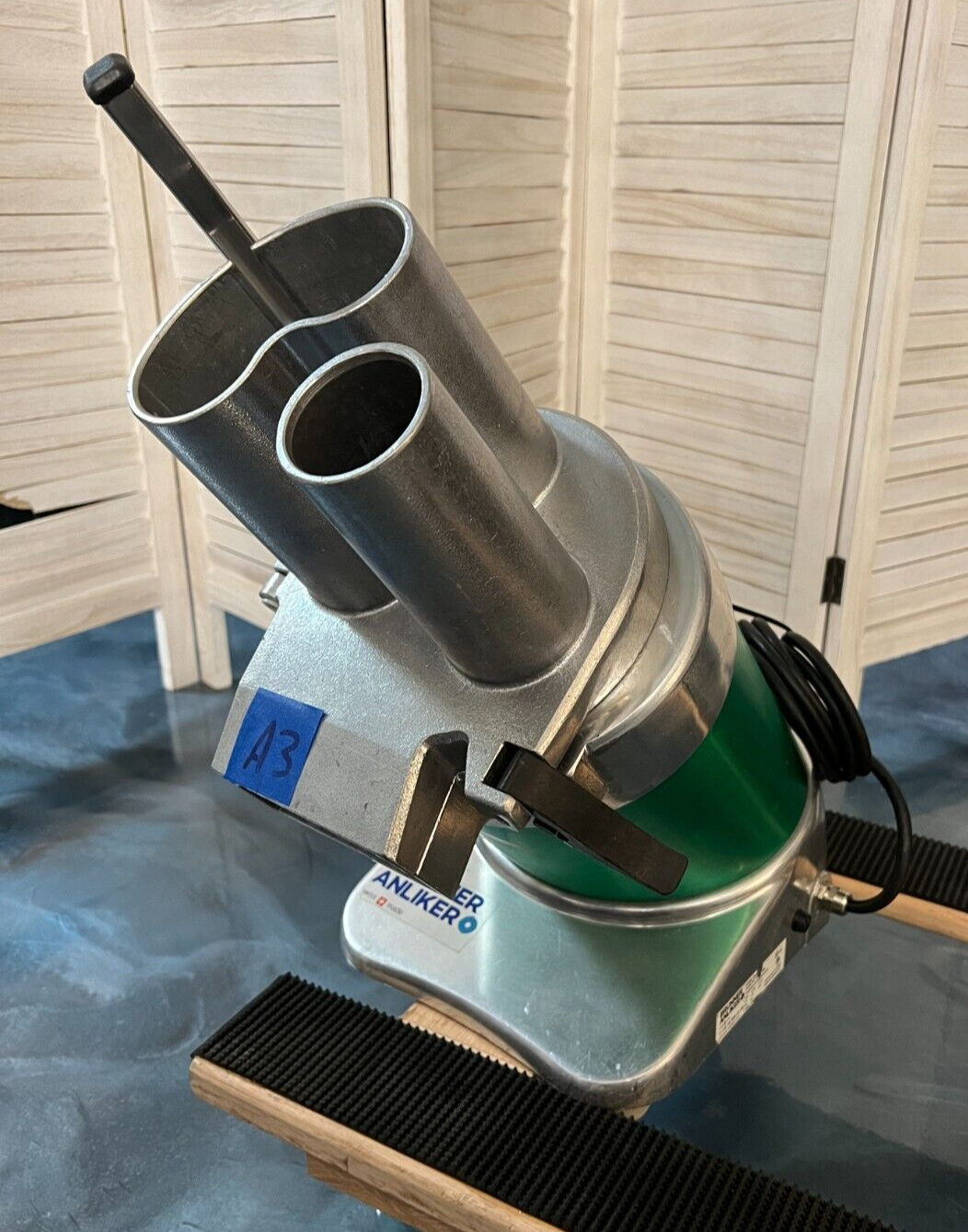 W/ Ejector Plate