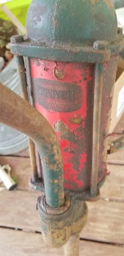 ANTIQUE GAS/OIL PUMP BENNETT HEAVY METAL WORKS authentic original rare red&green