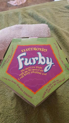 Furby NIB 1998  Tiger 70-800 Grey with pink ears white hair tuff