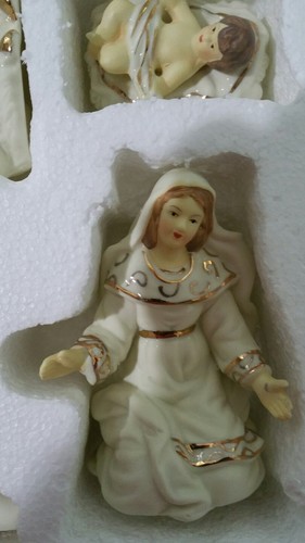 Home Accents 12 piece Bisque Nativity Set