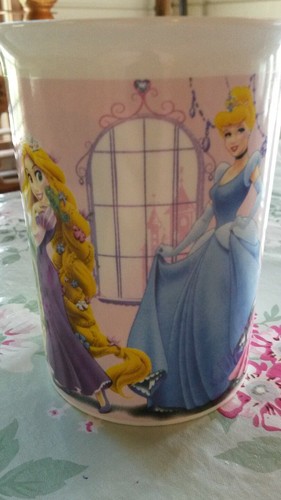 DISNEY FIVE PRINCESSES MUG CUP ~ FRANKFORD CANDY 2012