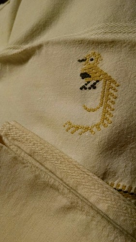 4 Cotton Napkins & 4 Placemats MID CENTURY GOLDS BIRDS FRAYED EDGES EMBROIDERED