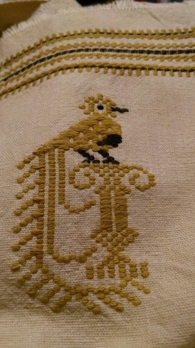 4 Cotton Napkins & 4 Placemats MID CENTURY GOLDS BIRDS FRAYED EDGES EMBROIDERED