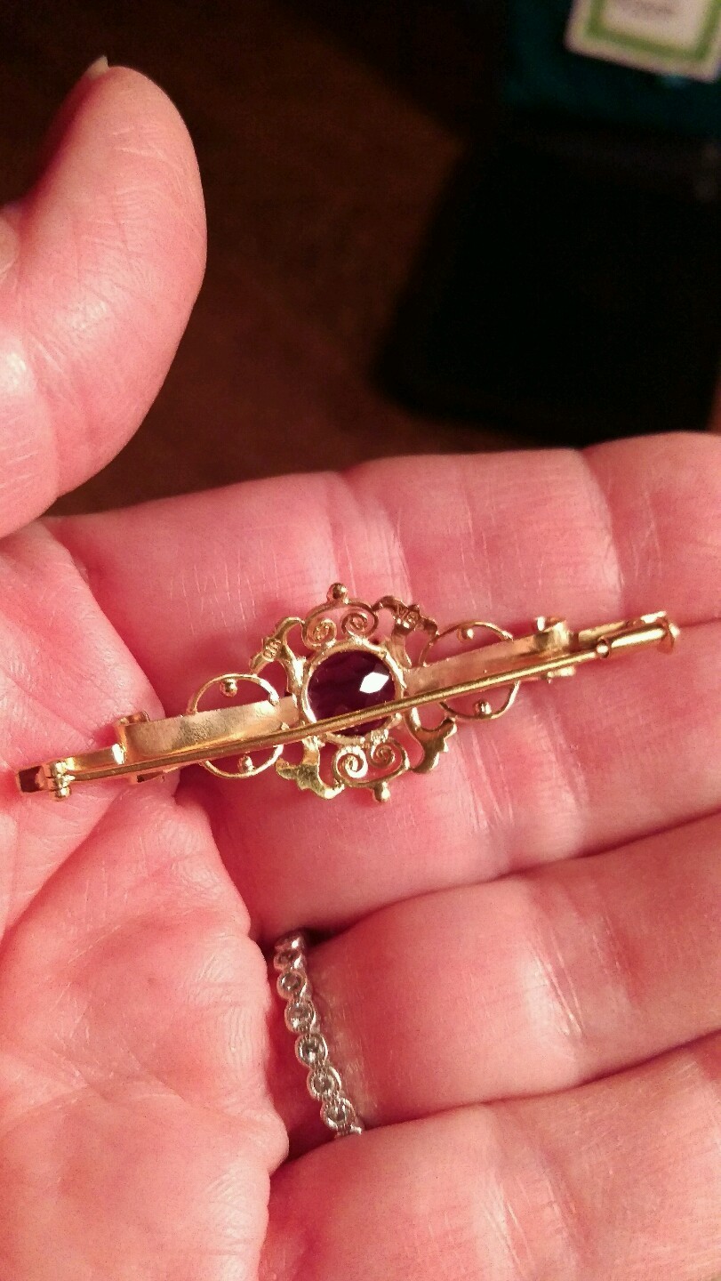 Antique Art Nouveau 18 kt Yellow Gold Amethyst 2.2 ct Pin Brooch, 4.8 grams