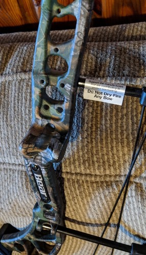 BEAR WILD HC RH BOW 70LB 24