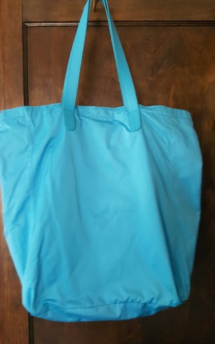 LULULEMON bag go with the flow gym beach diaper travel tote, detachable wristlet