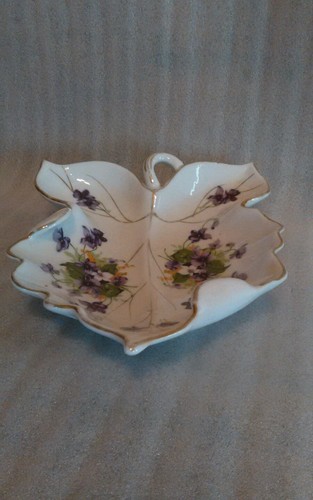 Interco Chicago  Vintage  Leaf Candy Dish Purple Violets Nice