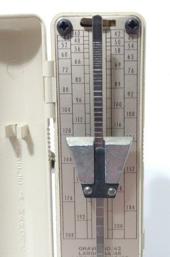 VINTAGE Maelzel Paquet TEMPOCKET METRONOME White WON'T WIND -FOR PARTS OR REPAIR