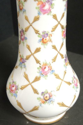 Elegant Antique Dresden Roses and Gold Enamel 8