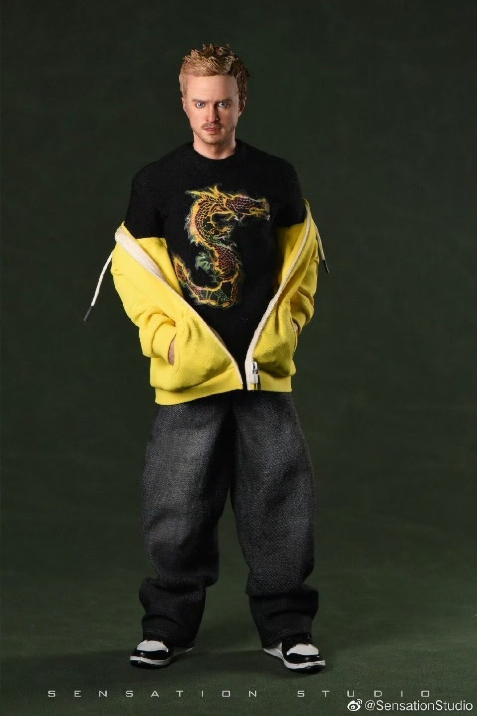 Breaking Bad Jesse Pinkman フィギュア　レア Breaking Bad Jesse Pinkman Action Figure with Hazmat Suit