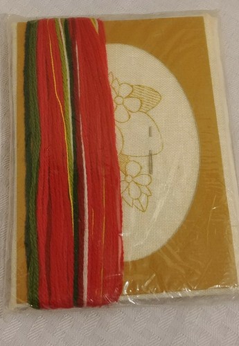 Vtg Jiffy Stitchery 349 Double Blossom Strawberries Crewel Kit 5” x 7” Spring