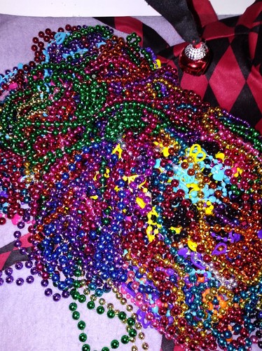 Mardi Gras Jolly Jester 3 point Headgear.men or women plus 93 MULTICOLOR BEADS