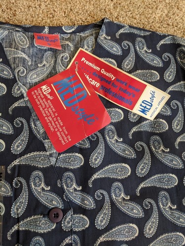 Medstyle Scrub Jacket Lab Coat Blue Paisley with Buttons Small