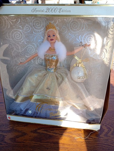 お値下げ中　Barbie : celebration d‘une icone JUL241490 - BARBIE THE CELEBRATION OF AN ICON HC - Previews