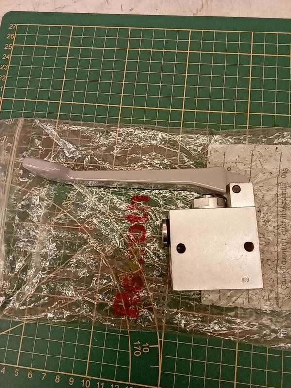 Pneumatic Directional Valve Rexroth 0820400004