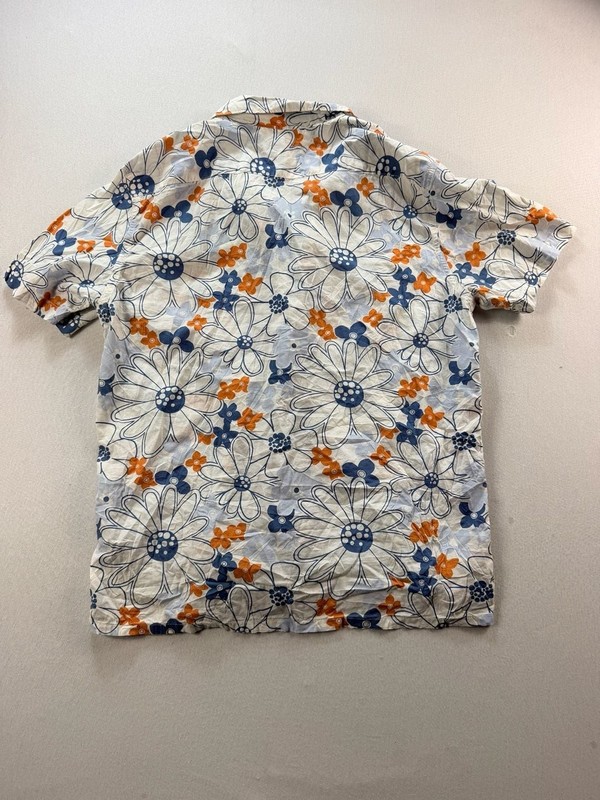 Levi's Men's Relaxed Fit Short Sleeve Floral Print Button-Down Shirt Medium