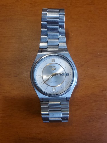 Vintage Seiko 5 7009-3170 Dress Automatic Men's Watch From Vintage Seiko 5 7009-3170 Dress Automatic Men's Watch From