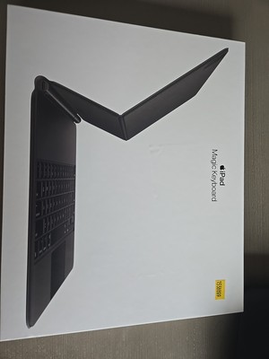 【新品・未開封】Apple Magic Keyboard 12.9インチ用正規品 Apple（アップル） 12.9インチiPad Pro（第5世代）用Magic