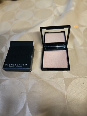 SAINT LUXE Highlighter OPULENCE Full Size .15 oz./ 4.3g (champagne shimmer) NIB