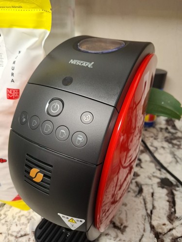 新品　NESCAFÉ GOLD Barista 50 [Fifty] レッド Nescafe Gold Blend Barista 50 Fifty Model Coffee Maker