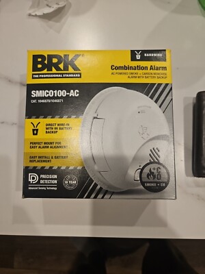 First Alert BRK SMICO100-AC Smoke/Carbon Monoxide Alarm AC Power Battery Backup