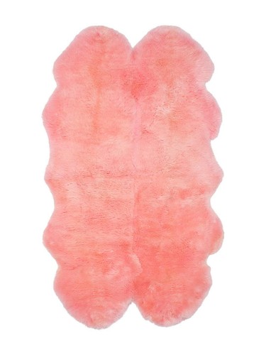Коврик из натуральной овчины размером 4 Х 6 См розового цвета