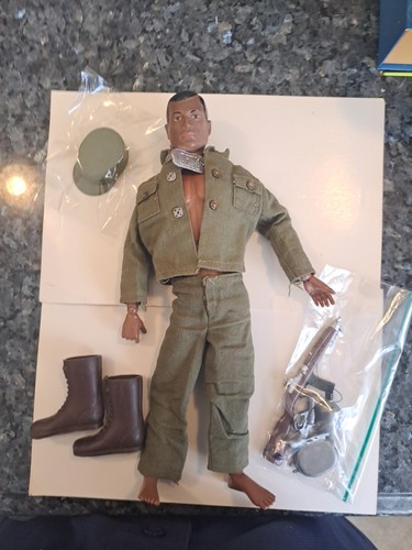 A &G ーミレニアム2000 GIジョー Amazon.com: GI Joe Year 2000 Hasbro Collectors Series 12