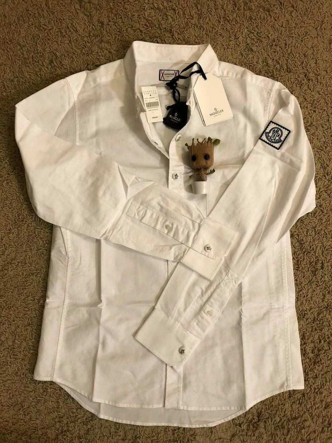 Brand New Moncler Gamme Bleu Classic Button-Down Shirt, Size 2 Medium, White Brand New Moncler Gamme Bleu Classic Button-Down Shirt, Size 2 Medium, White