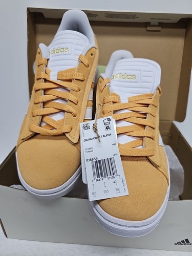 スニーカー GOLDEN  Woman Sneakers Sand Amazon.com | adidas Originals Women's ZX 22 Boost Sneaker