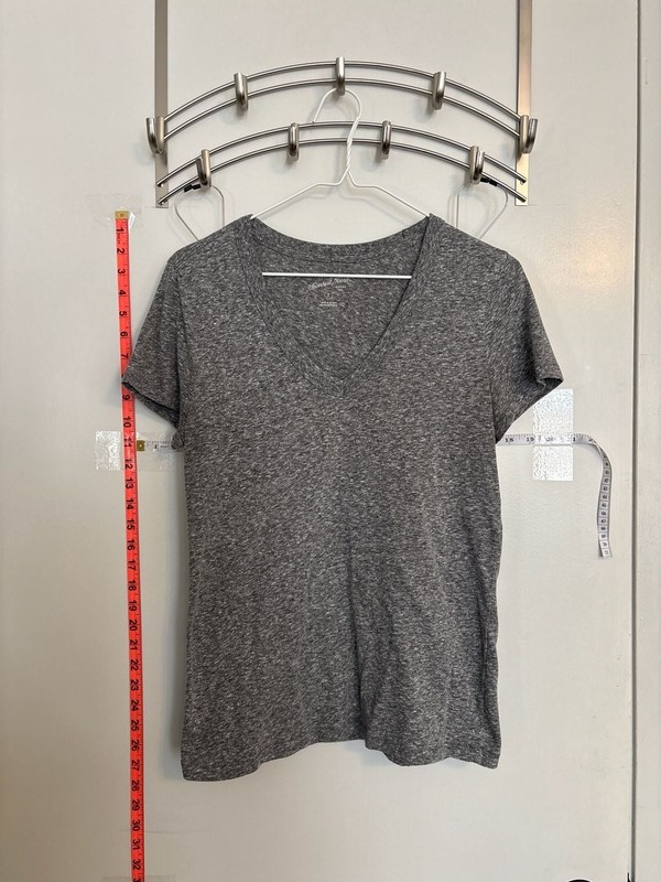 Universal threads size small top