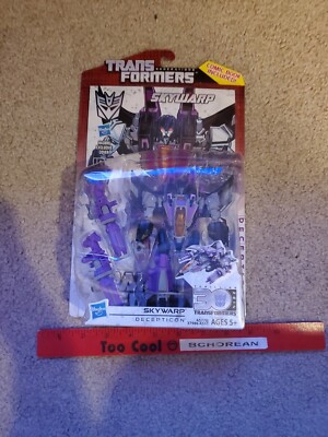 Transformers Generations 30th Anniversary Thrilling 30 Deluxe Class Skywarp New