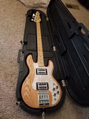 **SALE** Beautiful Peavey T-40 1979 Bass W/Orginal Hard Case - All Original HW J