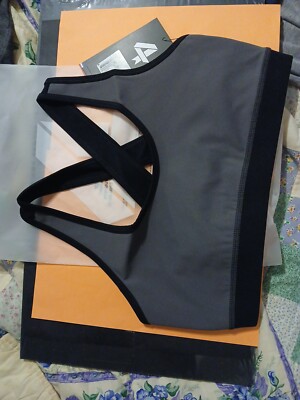 Fourlaps women s Infinity sports bra in Graphite Black in size medium New w/ tag