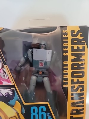 Hasbro 86-02BB KUP Buzzworthy Bumblebee Transformers Action Figure 