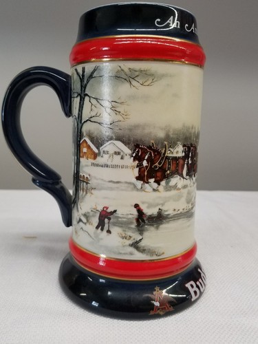 *ANHEUSER-BUSCH BUDWEISER HOLIDAY-CHRISTMAS BEER STEIN-MUG-SUSAN SAMPSON 1990