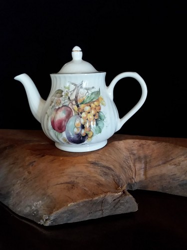 Arthur wood and Son Staffordshire England established 1884 6364 teapot