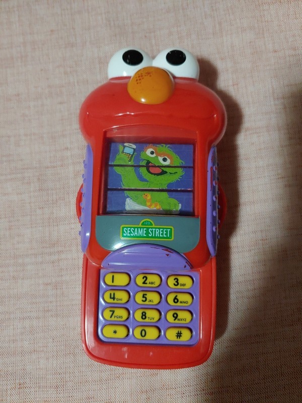 Elmo Talking Slide Cell Phone Sesame Street Calling 2010