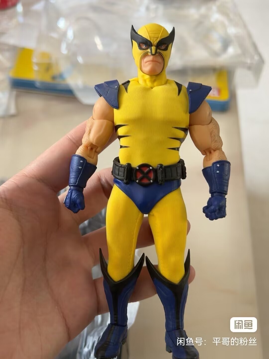 Mezco Wolverine 1/12 X-Men Origins: Wolverine Action Figure