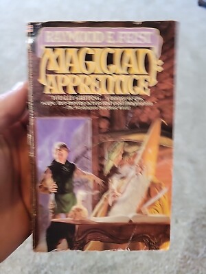 Magician: Apprentice (The Riftwar Saga, Volume 1) Paperback GOOD