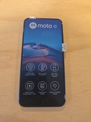 New Motorola Moto E - 32 GB - Blue (TracFone) Network Loacled