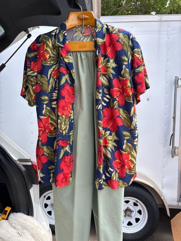 K: two piece set Vintage Tropical Red Hibiscus Hawaiian  Large